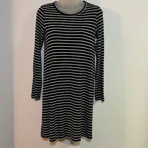 Gap long sleeve knit black and white stripe t-shirt dress. Size XS